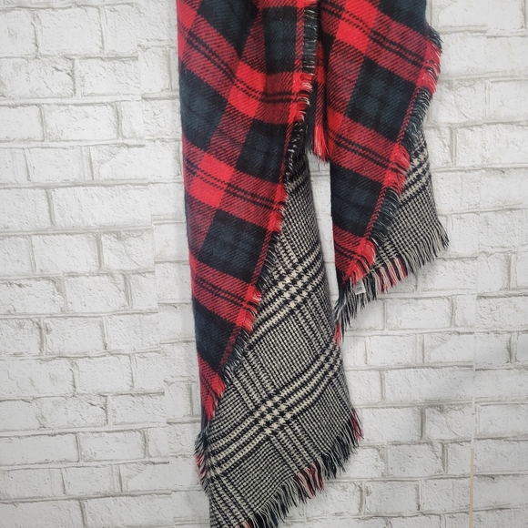 Nordstrom plaid print blanket scarf - Picture 15 of 16